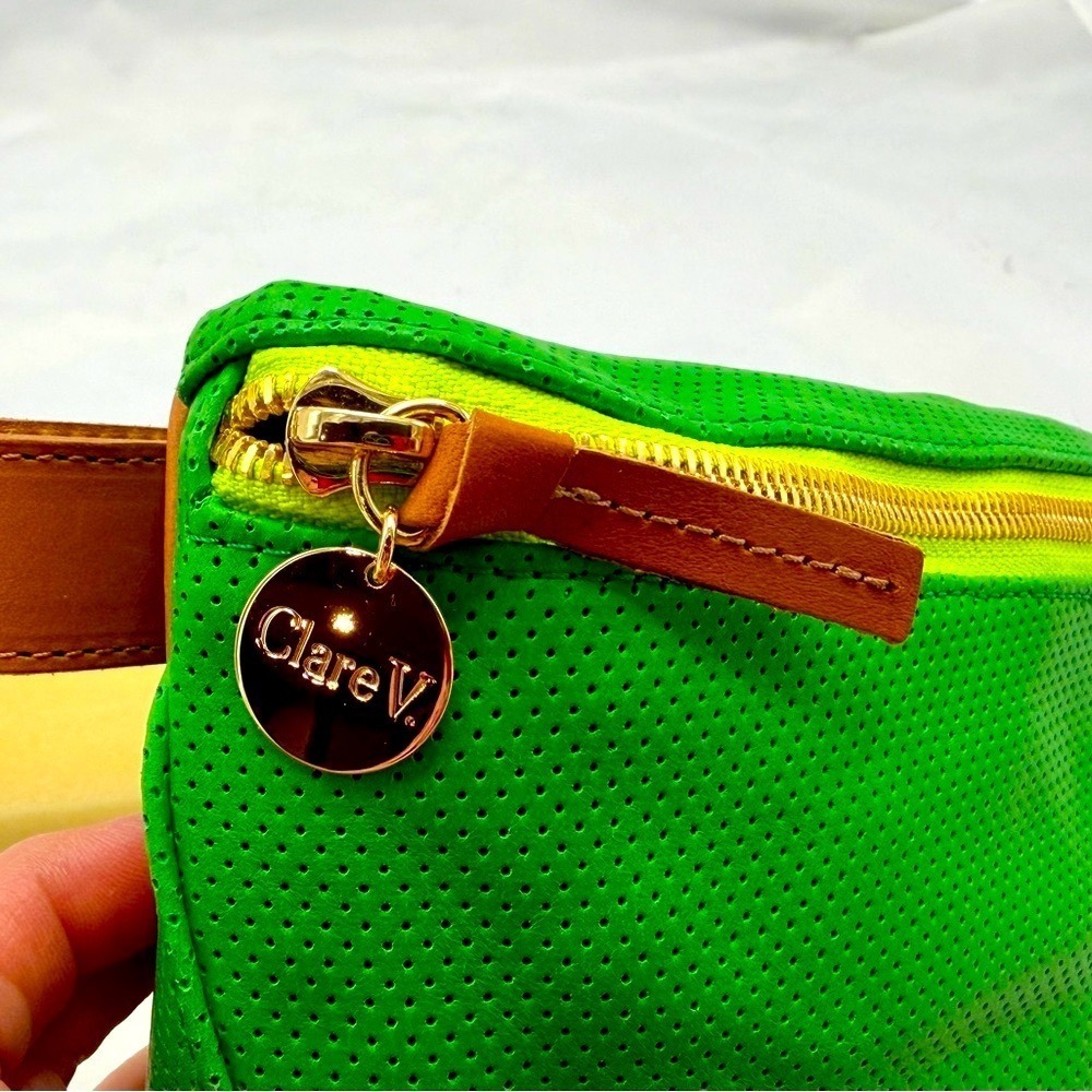 NWOT ❤️🔥Clare V - Green Perforated Leather Belt Bag - OS - Picture 2 of 4